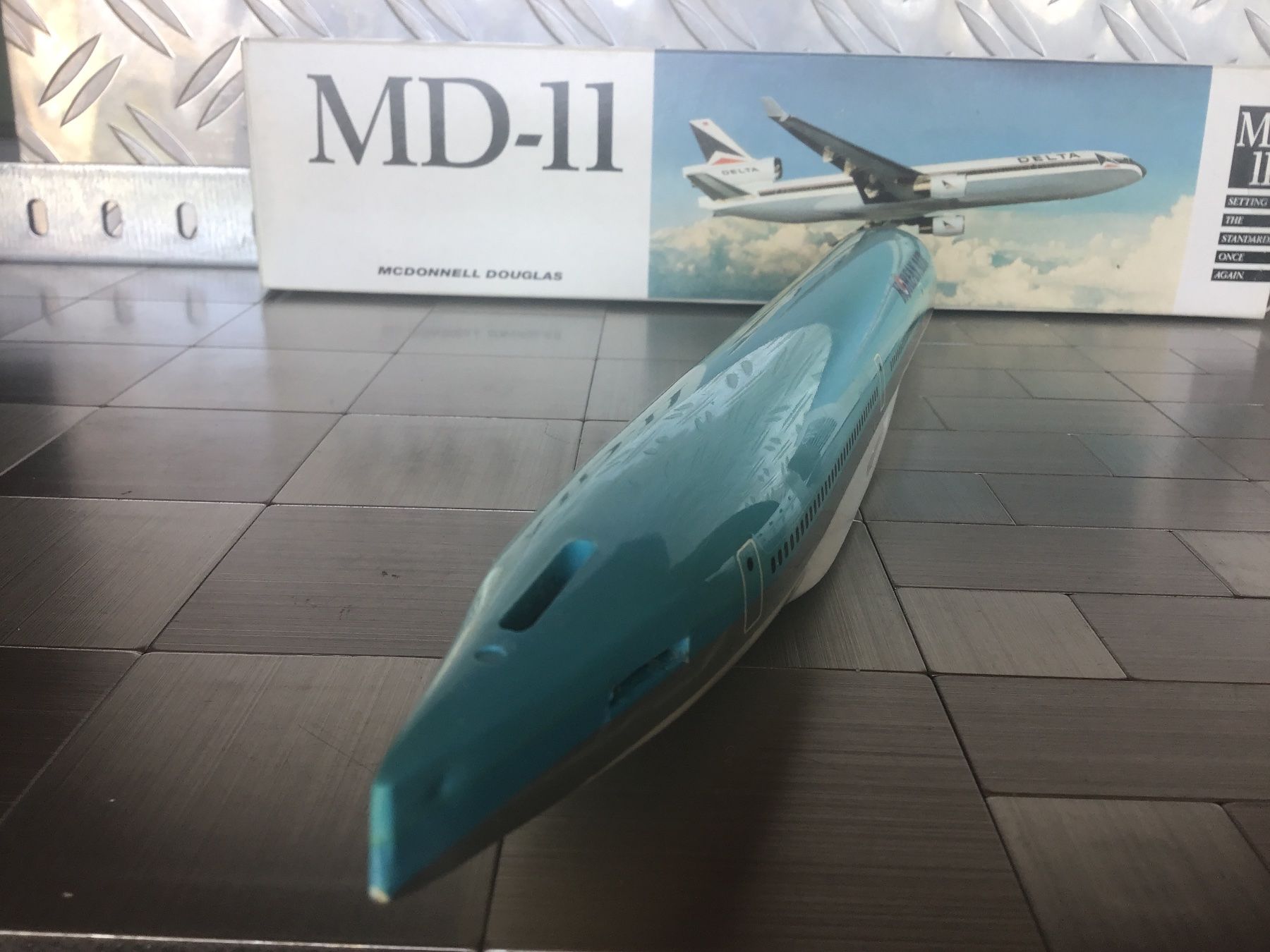 McDonnell Douglas Kit di modellismo & Modellini statici: MCDONNELL DOUGLAS MD-11  DELTA AIR LINES – Usato da Männedorf venduto da Spezial-Modelle 2