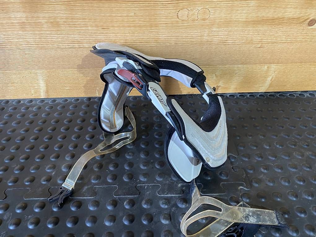 Leatt Schutz & Schoner: Neckbrace Leatt – Gebraucht aus Bichelsee von Johler_Design 3