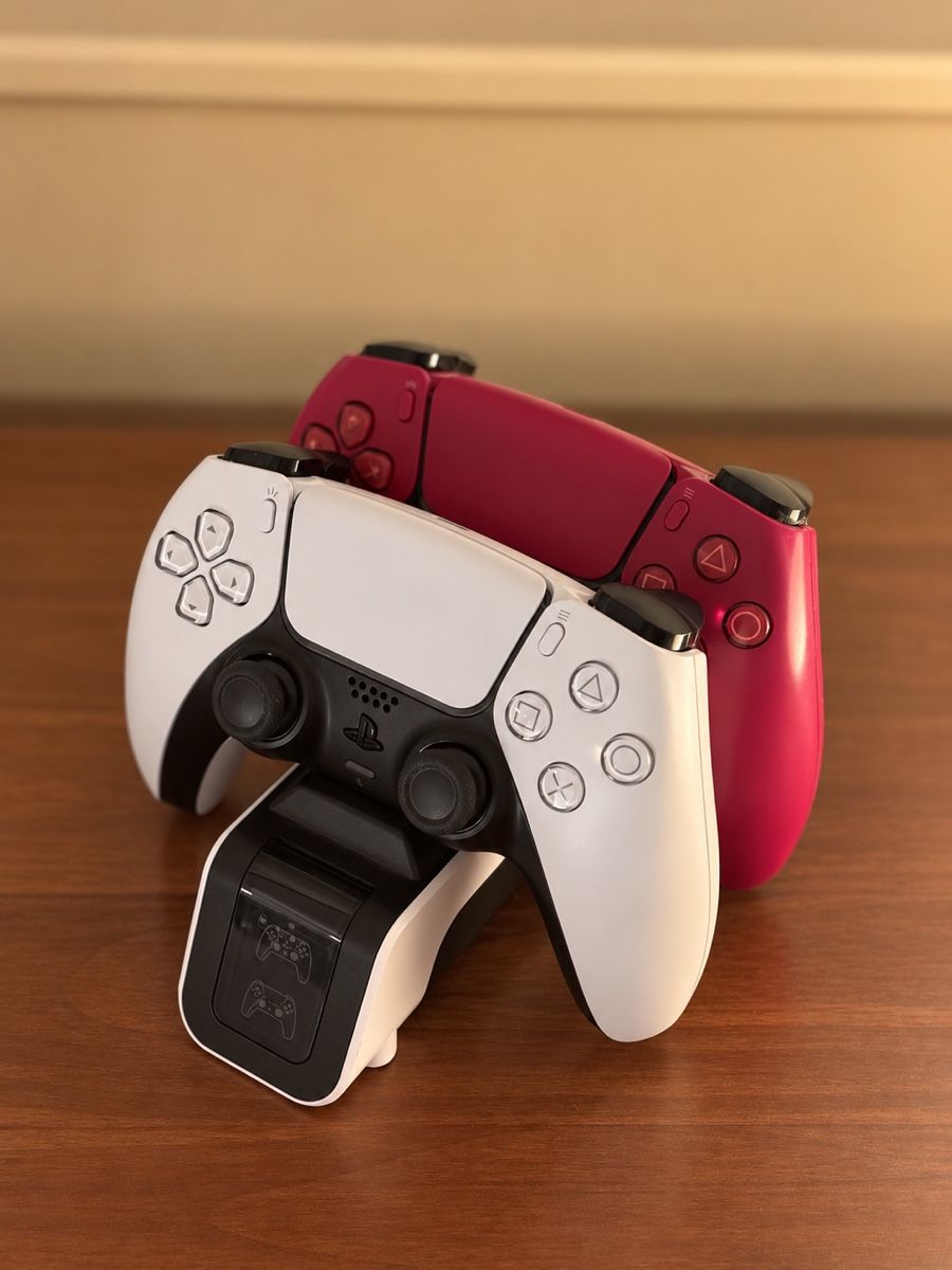 Sony Konsolen: PS5 Slim Disc Edition 1TB | 2 DualSense Controller + Extras – Gebraucht aus Riehen von M1rc2ll 1