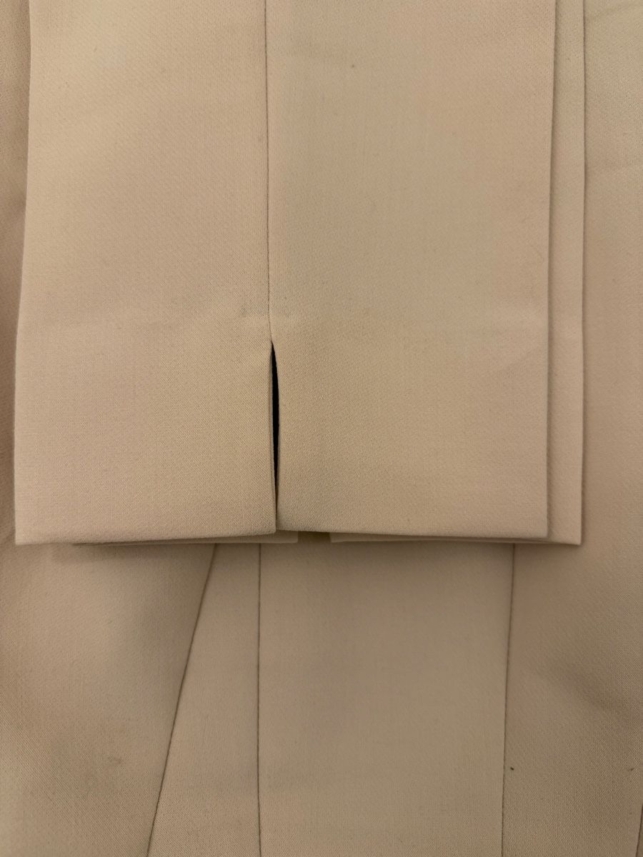 Zara Pantaloni: Zara Trousers Beige – Usato da Zürich venduto da mha_mx9n 1