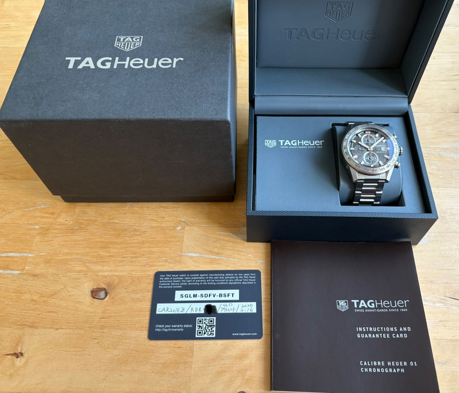 Tag Heuer Montres: Tag Heuer Carrera Heuer 01 Titanium Fullset – D'occasion à Birsfelden par Mynos 1