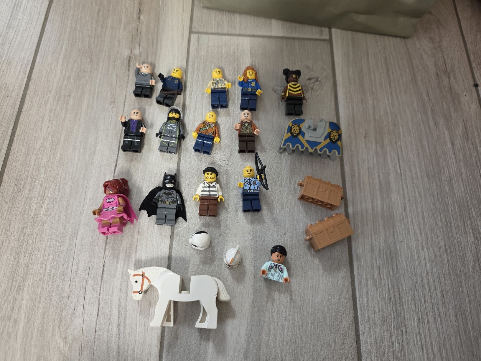 Lego Statuette: Lego Minifiguren Lot – Usato da Dorf venduto da Echo_Elements