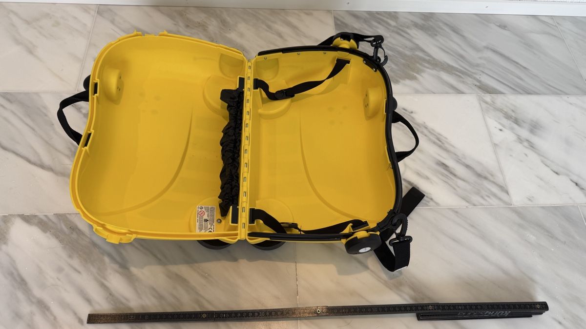 Valises de voyage: Kinder Boardtrolley mit Sitzfunktion gelb – D'occasion à Horw par Ciberf1sh 2