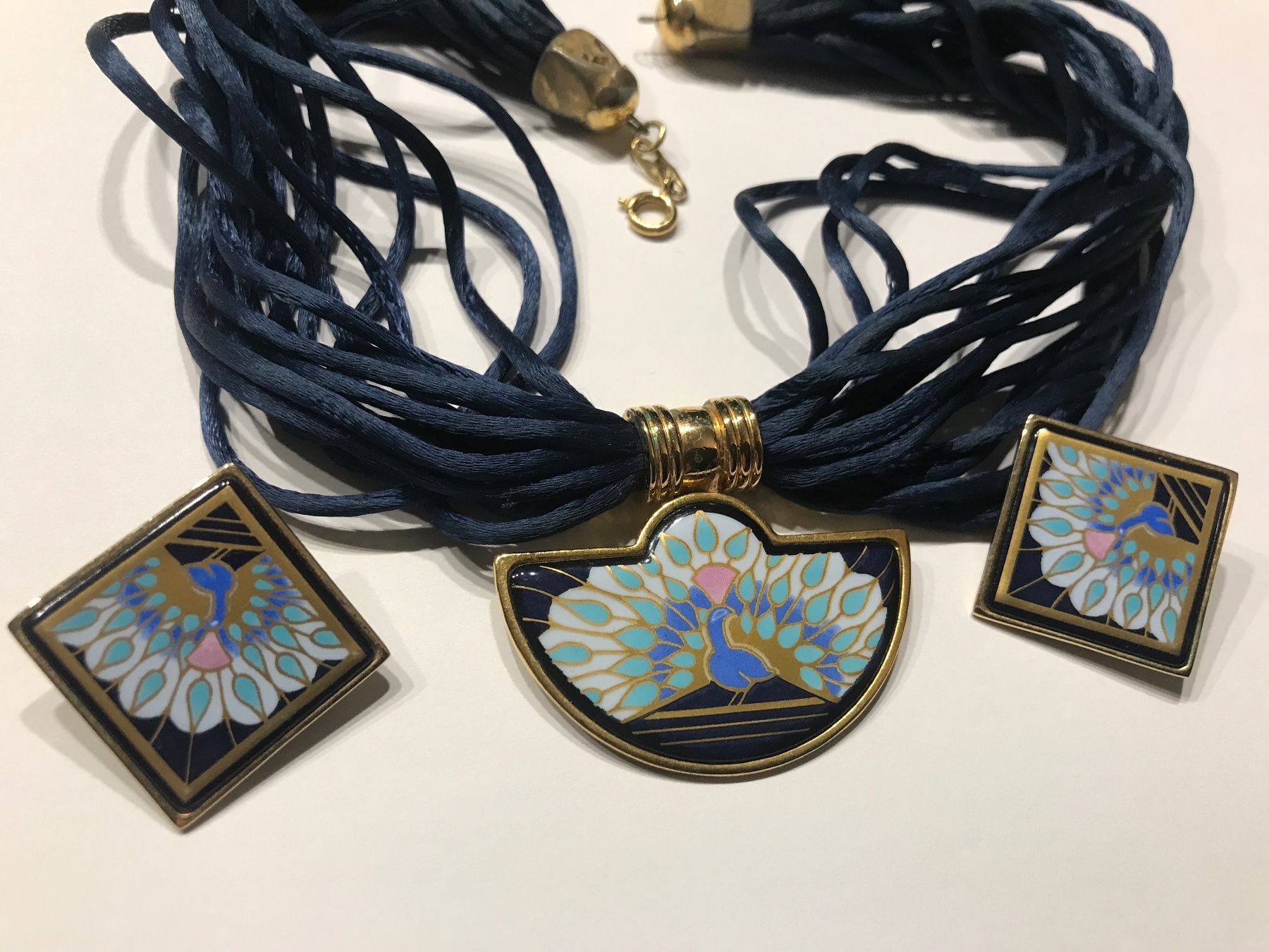 Colliers: Michaela Frey Schmuckset , Halskette und Ohrclips – D'occasion à Wettingen par Andres54