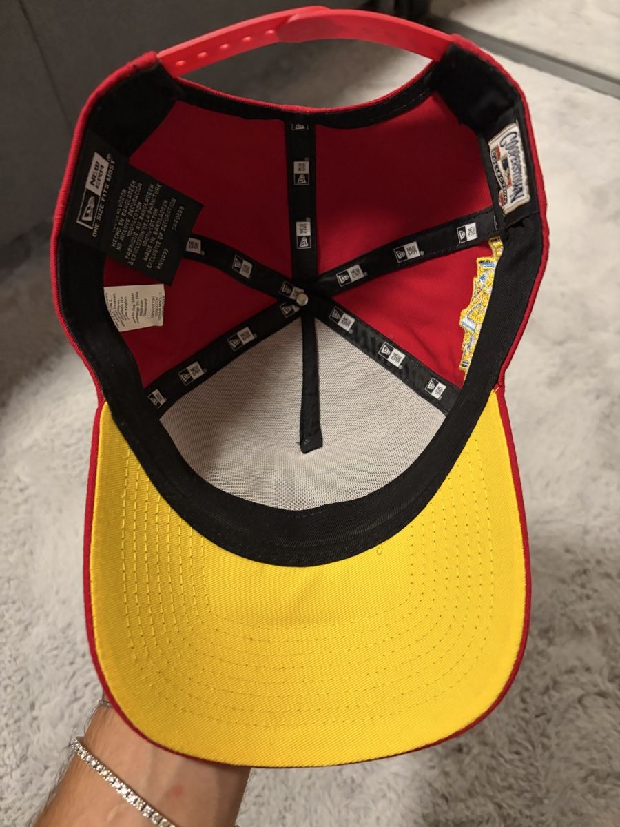 Altro in  Abbigliamento & Accessori: New Era Cap Rot One size – Usato da Grosshöchstetten venduto da Tobias.David 4