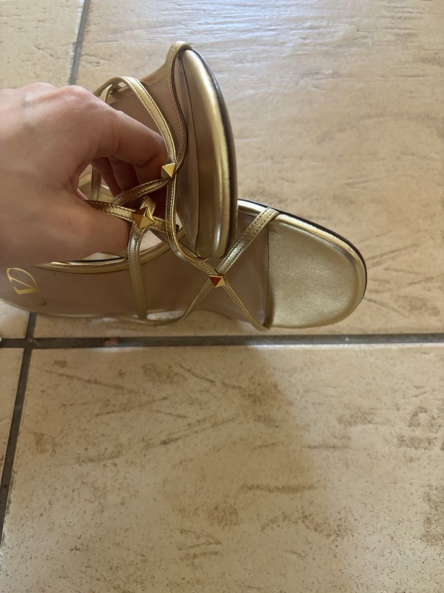 Scarpe da donna: Valentino garavani sandales – Usato da St-Légier- La Chiésaz venduto da anh_9289 3