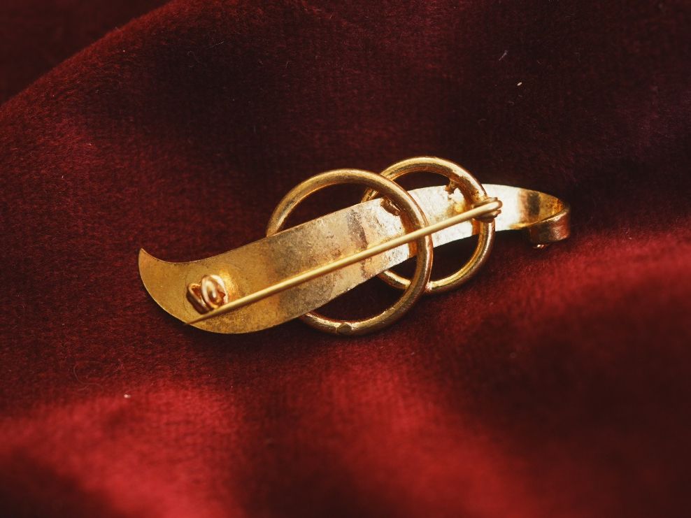 Spille & Fermagli: Goldfarbene Brosche mit Perle, Vintage – Usato da Volketswil venduto da HeredisAntiques 3