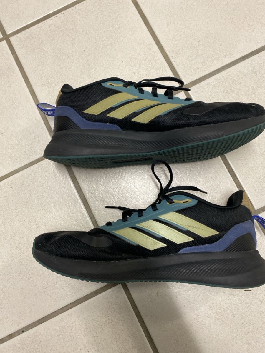 Adidas Schuhe für Jungen: Adidas Sneaker 40 – Gebraucht aus Killwangen von Sommer15 2