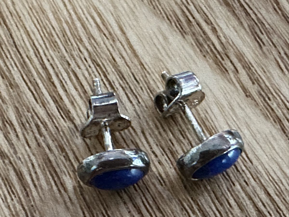 Orecchini pendenti & Orecchini a lobo: Silber Ohrstecker mit Lapislazuli – Usato da Herbriggen venduto da Sehrazade 1