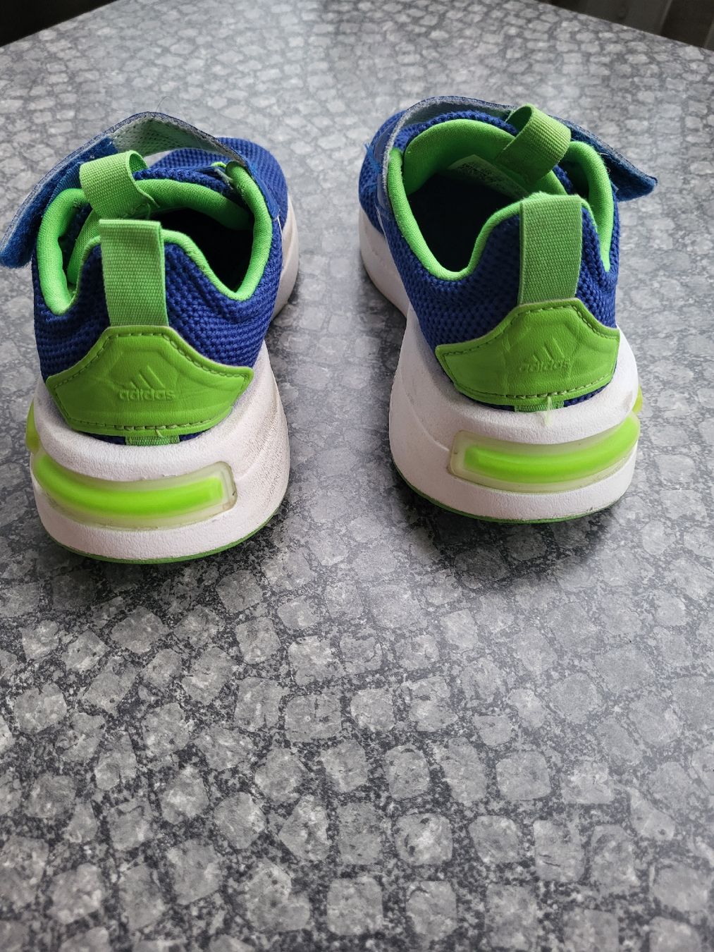 Adidas Scarpe per ragazzi: Adidas Turnschuhe/Sneaker Gr. 28 – Usato da Biel/Bienne venduto da Aare5 2