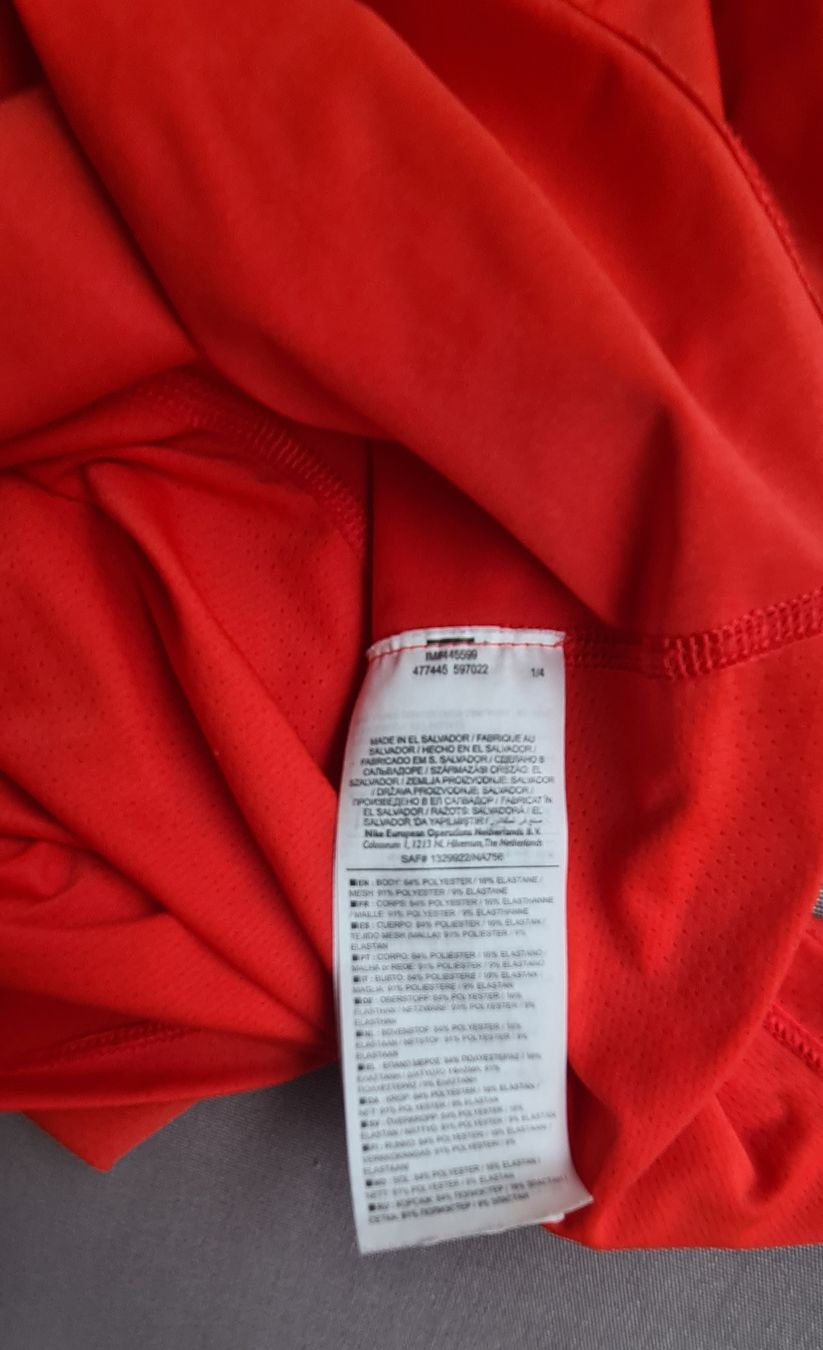 Nike T-shirt: T-shirt Nike taille S – Usato da Genève venduto da Saleena 1