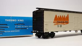 ††† e21 Model Power 9057 Thermo King / Olympic Beer