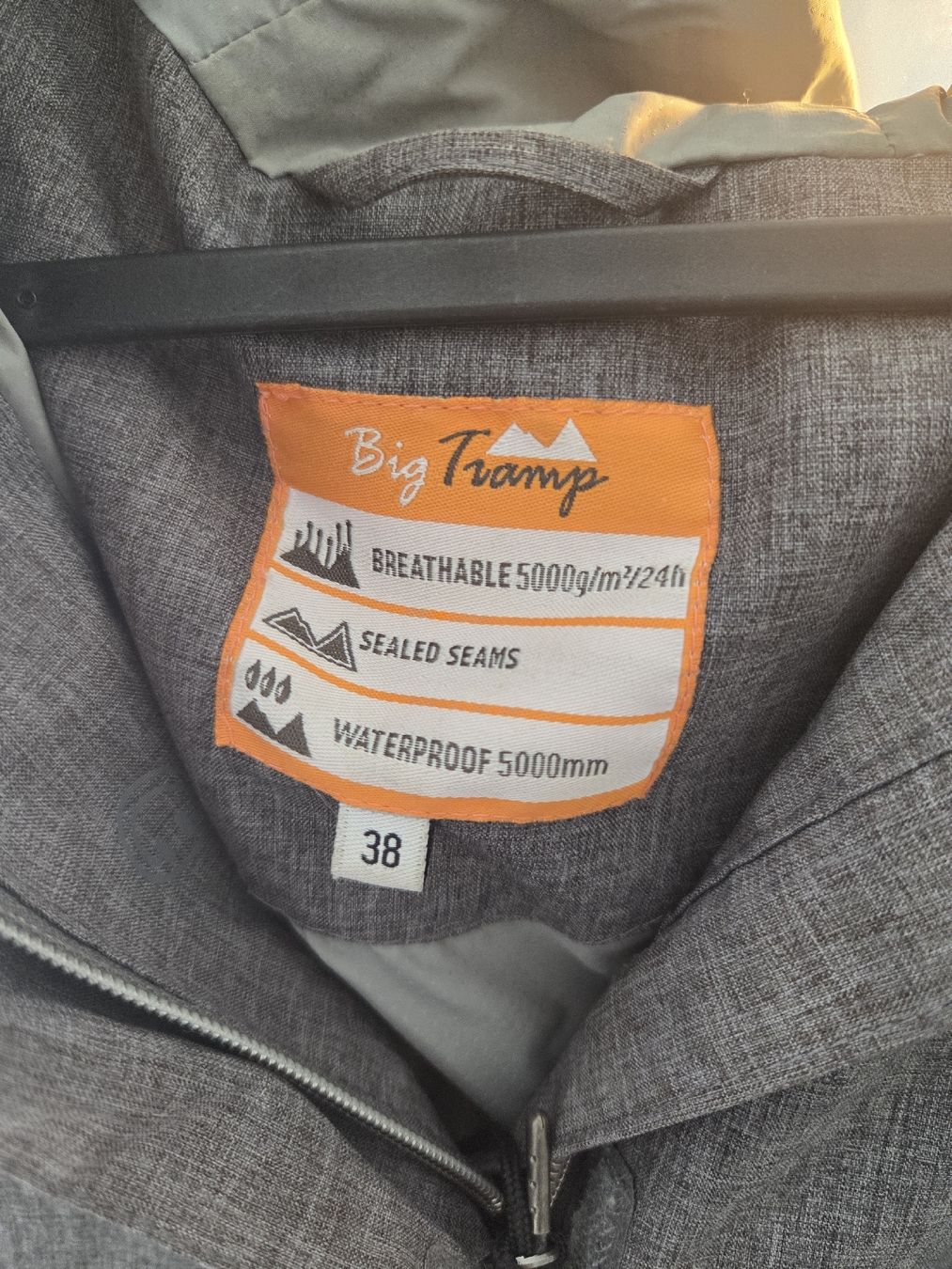 Big Tramp Jacken: Damen Jacke Big Tramp Grau Grösse 38 – Neu (gemäss Beschreibung) aus Alterswil FR von Agape07 3