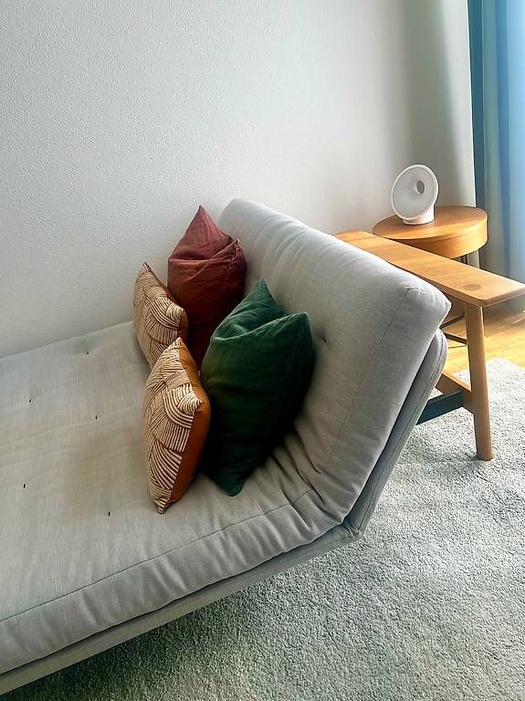 Sofas: Bettsofa Innovation Hellgrau/Eiche 140 x 200 – D'occasion à Luzern par jas_j8b9 2