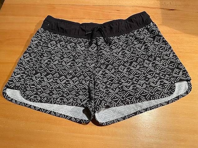 Pantaloni: Sport-/Bade-Shorts Gr. 38 – Usato da St.Gallen venduto da NOVEMBER01