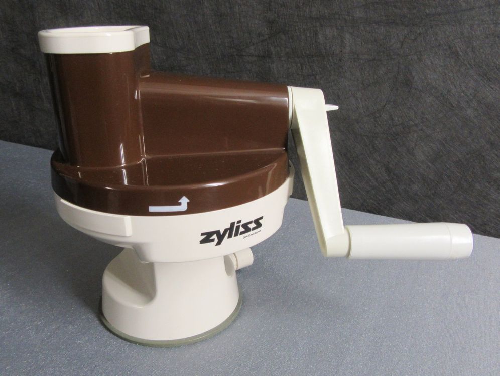 Zyliss Universalraffel mit zwei Scheiben Handmodell Kaufen auf Ricardo