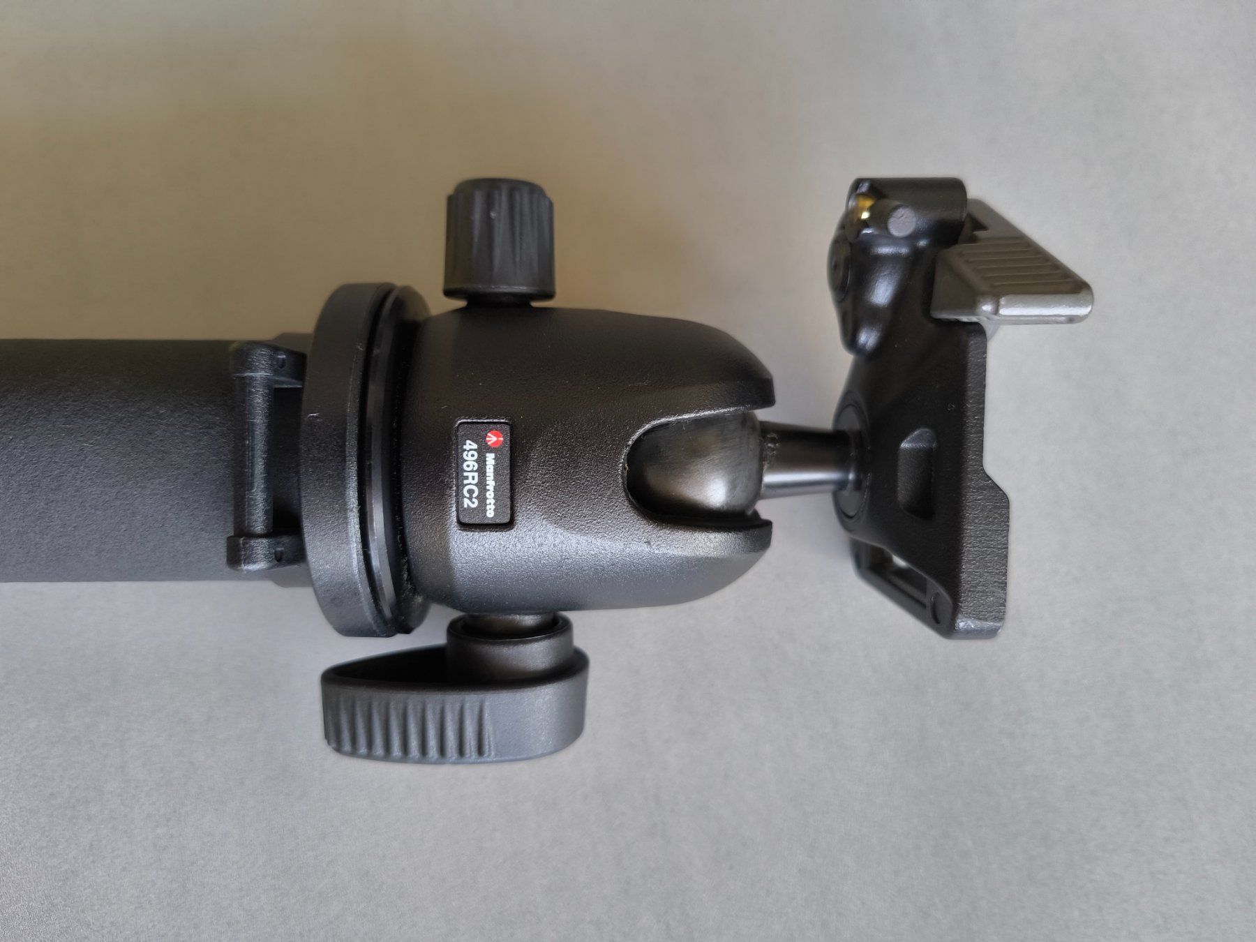 Manfrotto Treppiedi & Teste: Monopode Pro Manfrotto 682B + Rotule et Plateau Rapide – Usato da chavannes de bogis venduto da glenn007 1