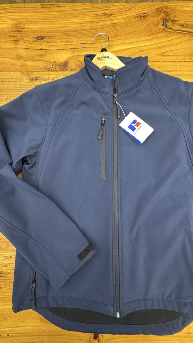 Giacche: Russell Softshell Jacke, Neu, Grösse M – Nuovo e nell'imballaggio originale da Altdorf UR venduto da Lilelo82