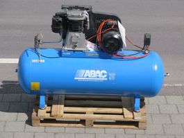 Grosser Industrieller Neuwertiger Kompressor ABAC 500 Liter
