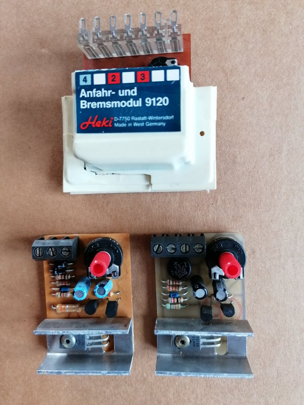 Heki Modellini di ferrovie: Heki Modellbahn-Steuerungsmodule, Universalmodul 9157 usw. – Nuovo (secondo la descrizione) da Oberbüren venduto da Newwindy 3