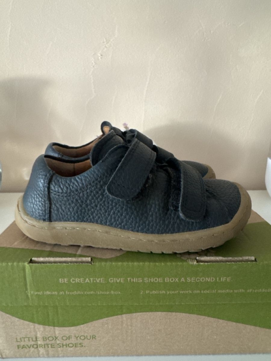 Froddo Chaussures garçon: Froddo barefoot shoes in size 25 – D'occasion à Bever par tut_tmz9 1