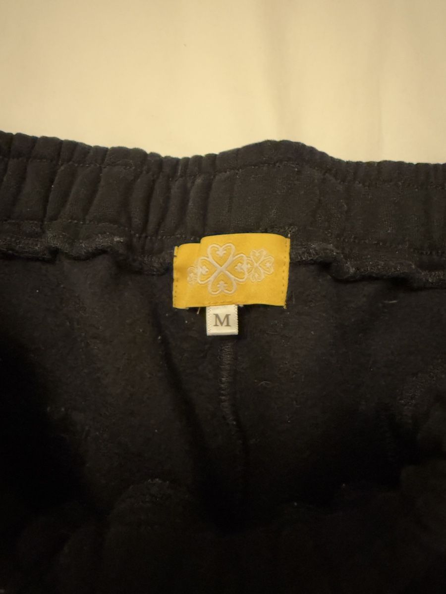 Hosen: Saint Shorts schwarz mit Perlen Applikation  – Gebraucht aus Olten von leoniee290118 1