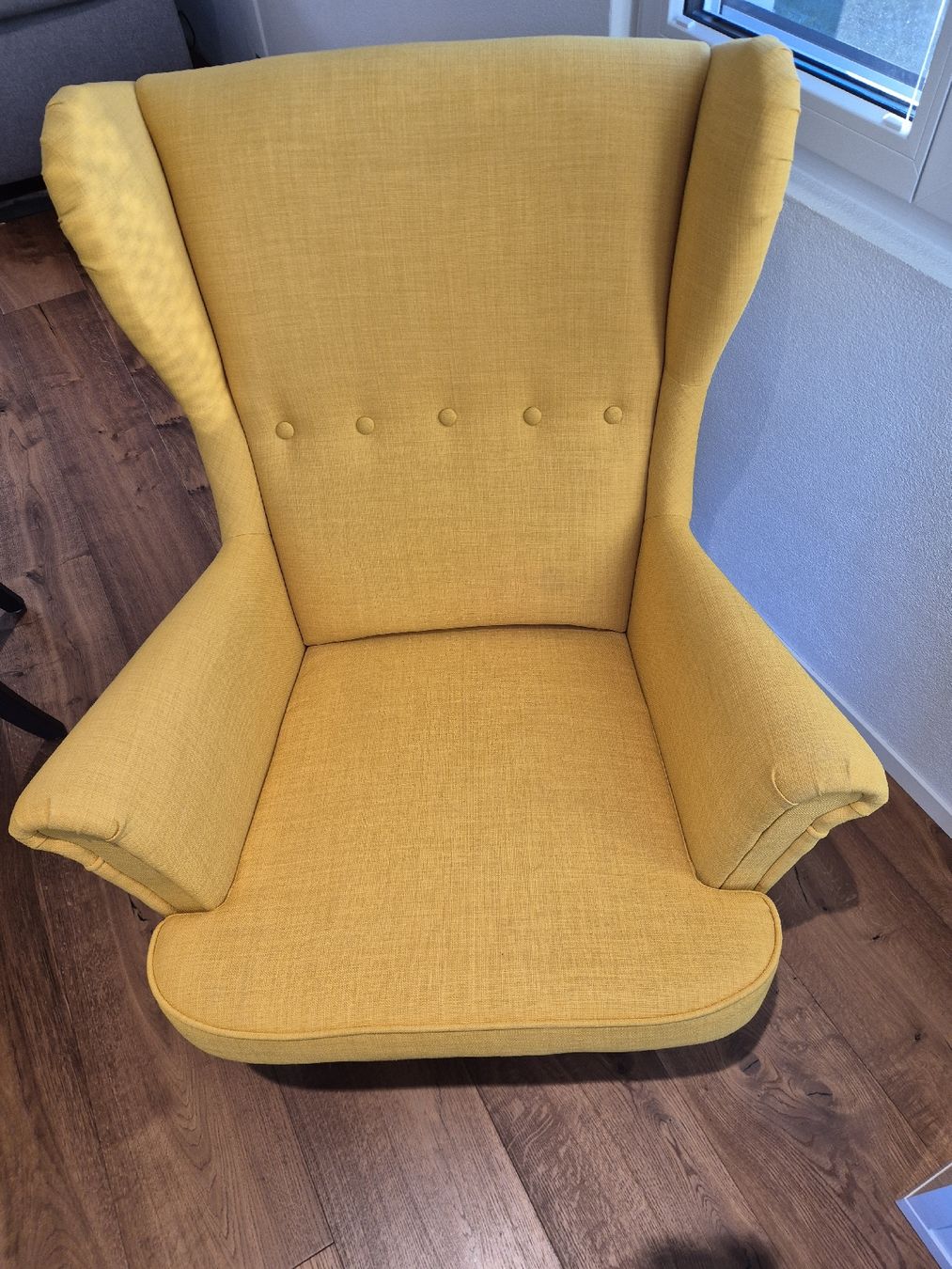 Ikea Poltrone: IKEA STRANDMON Ohrensessel inkl. Hocker – Usato da Thun venduto da tri-tra-trio 2