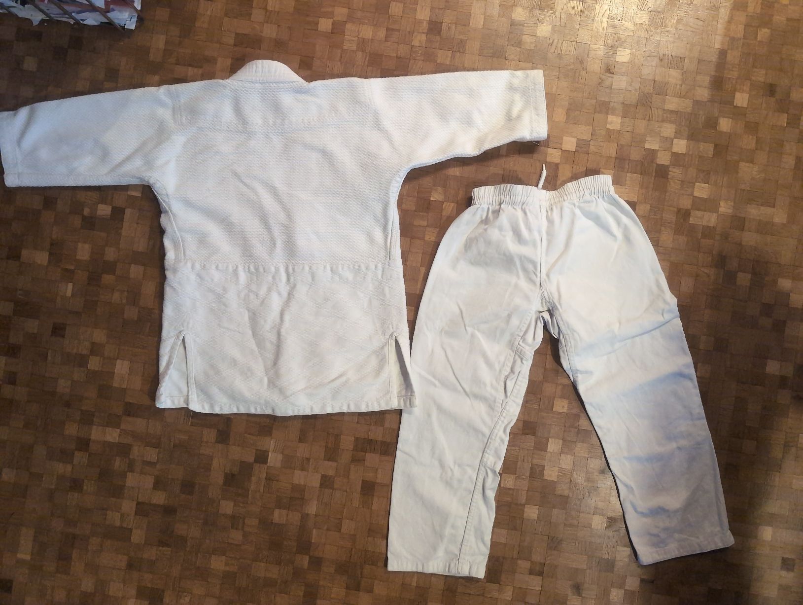 Kimono: judo kimono gr. 110 – Usato da St. Gallen venduto da Isycheng 1