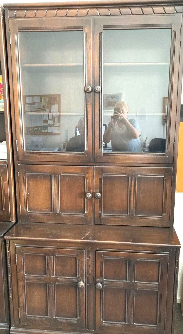 Vitrinen: Vitrine - Material Rosenholz - 2 teilig – Gebraucht aus Ennetbaden von smy_hl7l