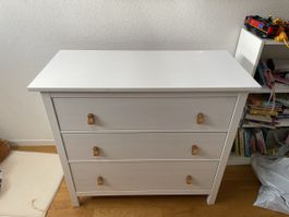 Commode 3 tiroirs blanche poignées cuir bon état