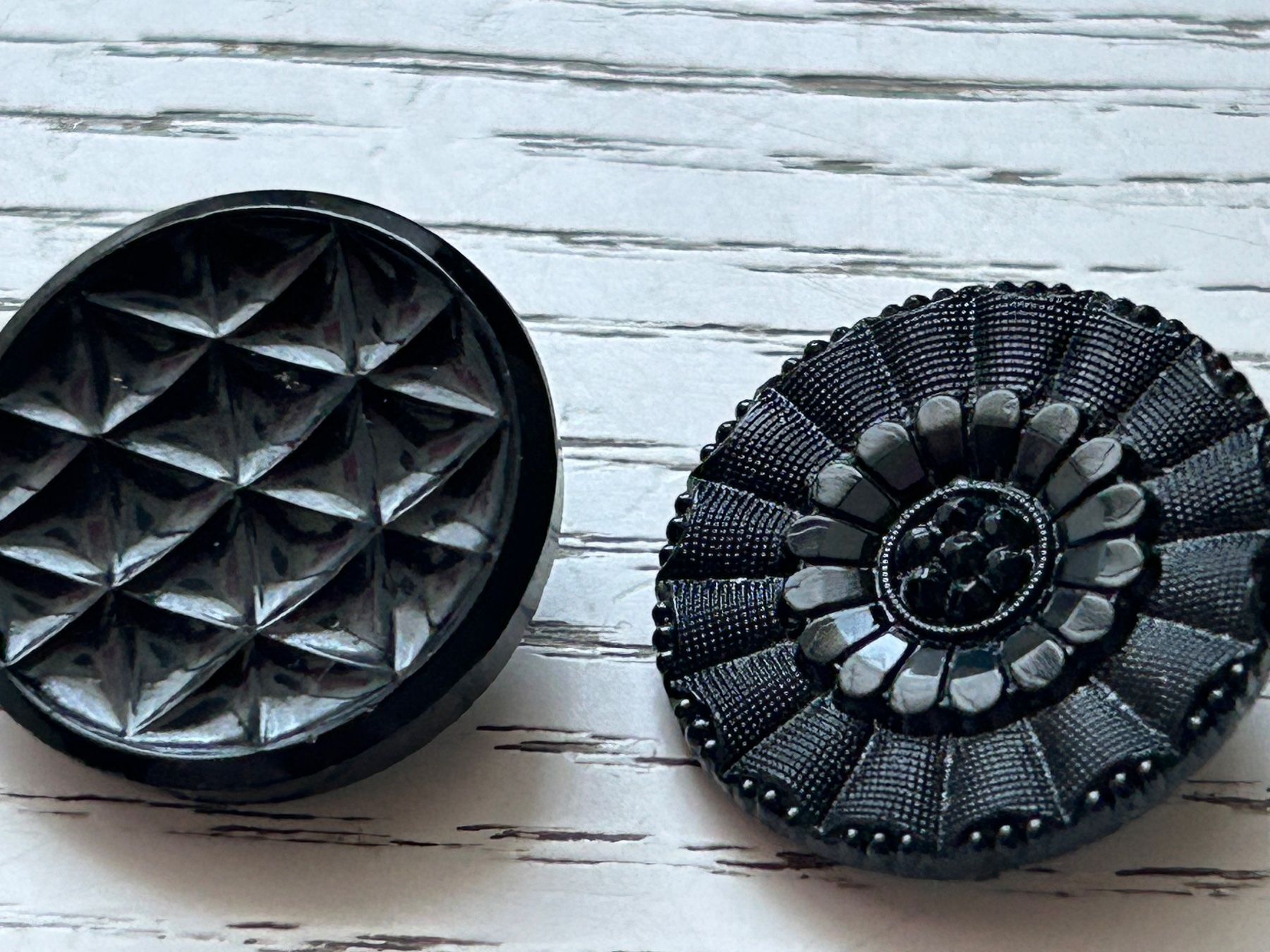 Boutons: Antike schwarze Glasknöpfe – Neuf (Voir description) à Pfeffingen par Alusru70 5