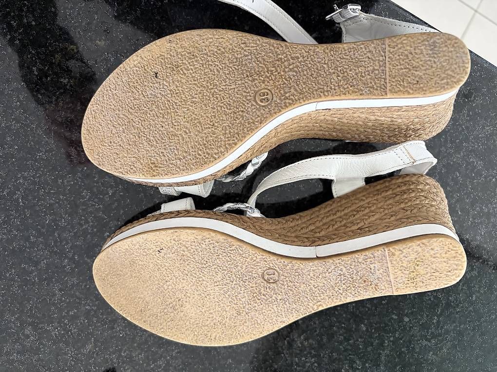 Scarpe da donna: Plateau Sandalen – Usato da Horw venduto da severine.mosig 1