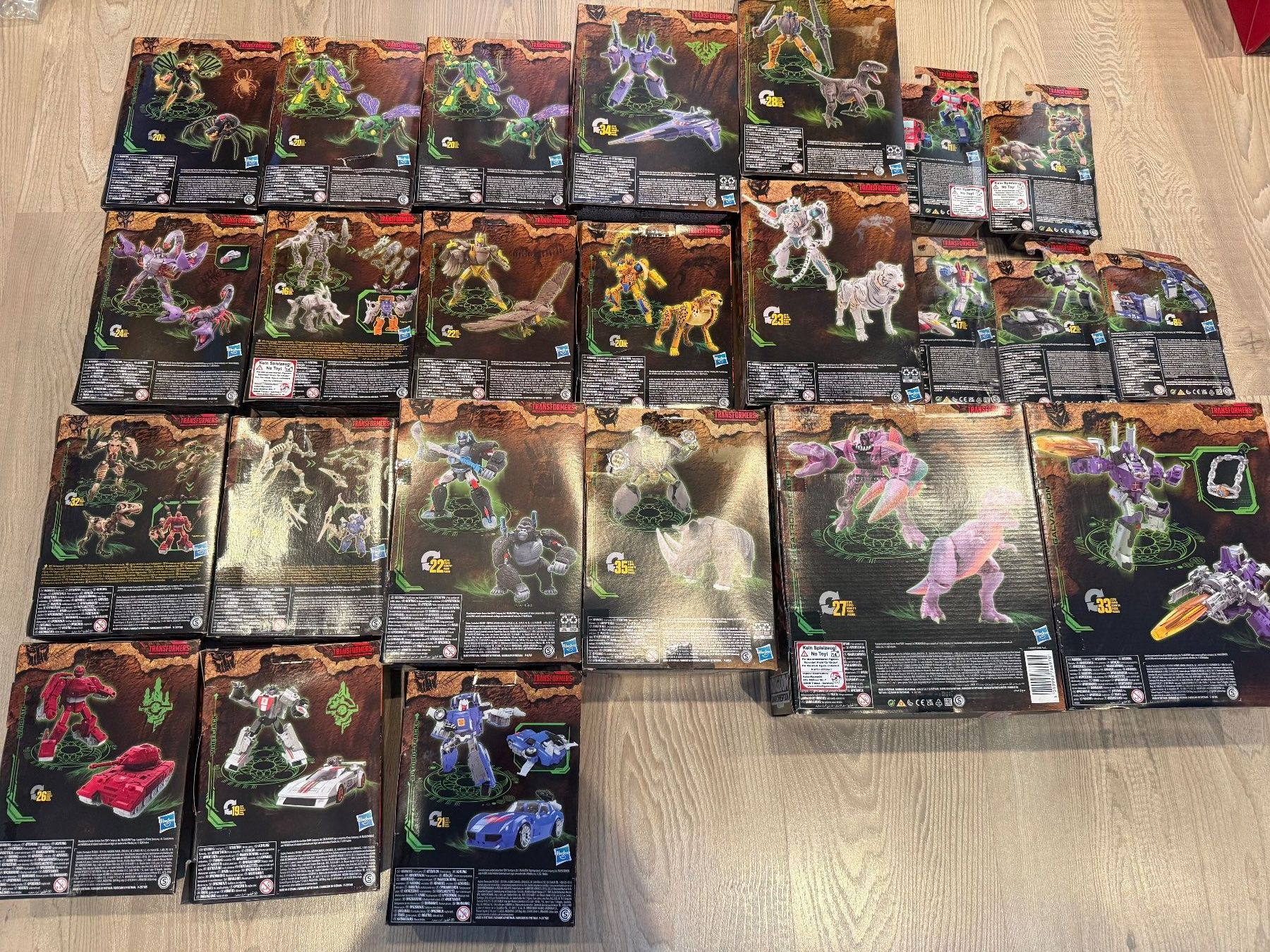 Statuette: Viele Transformers Kingdom War for Cybertron Figuren – Nuovo (secondo la descrizione) da Recherswil venduto da Yasa97 2