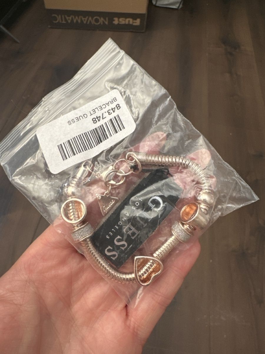 Guess Bracciali & Braccialetti: Armband Guess Rosé mit Charms neu – Nuovo e nell'imballaggio originale da Biel/Bienne venduto da julietteW.