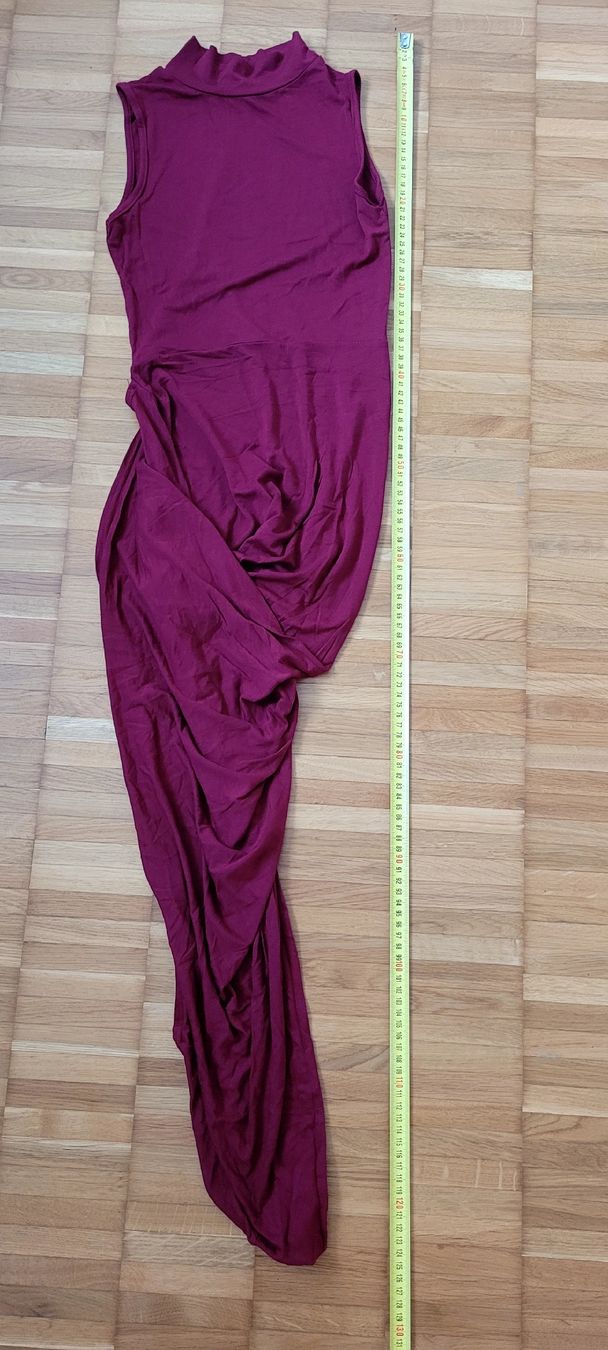 Kleider: Elegantes, weinrotes Maxikleid, Grösse S – Gebraucht aus Emmenbrücke von gatasalvache 6