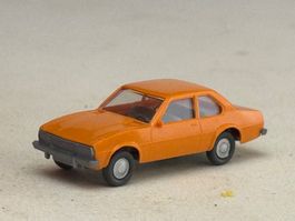 VE1- Wiking Opel Ascona gelborange