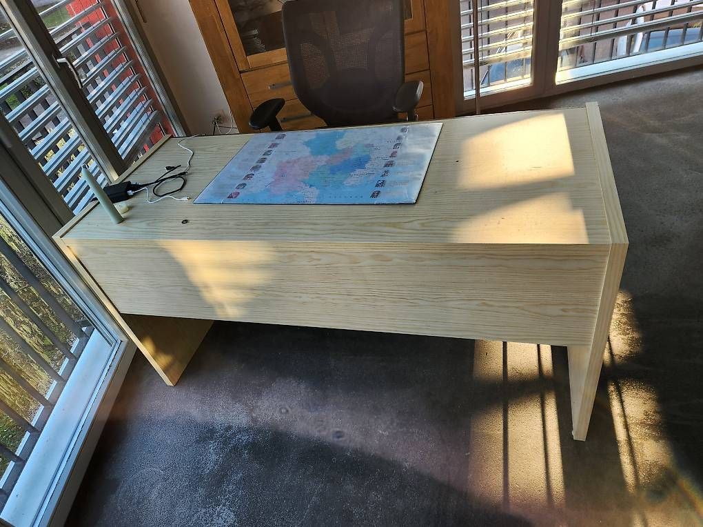 Scrivanie: Bureau et rangement mural – Usato da Biel/Bienne venduto da eca_79wj 1