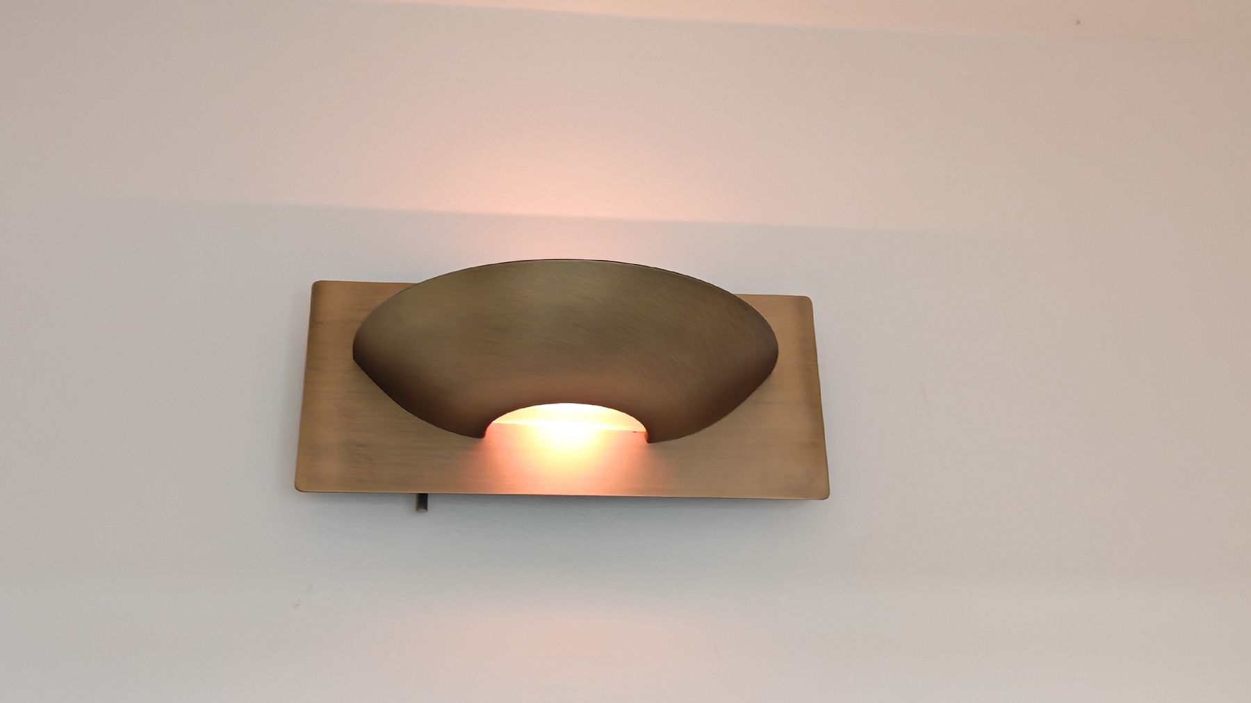 Lampade: Brushed gold metal dimmable wall lamp 80W – Usato da Büsserach venduto da mis_fg52 1