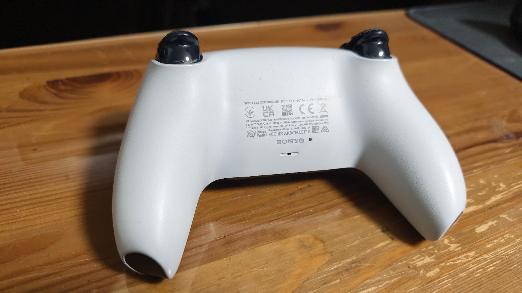Sony Controller: Sony PlayStation 5 DualSense Controller weiss - defekt – Defekt aus Feuerthalen von jalindi 2