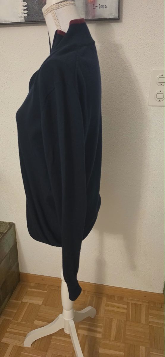 Maglioni & Felpe: Dunkelblauer Pullover aus 100% Merinowolle Grösse S – Usato da St. Gallen venduto da mania03 4