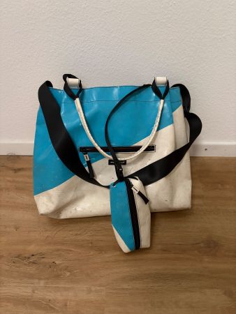 Freitag Tasche mit Pochette weiss/blau guter Zustand