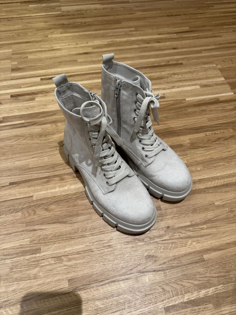 Scarpe da donna: Stiefeletten, hellgrau, Grösse 36 – Usato da Uznach venduto da jasmino12 2