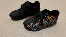 Skechers mit Herzen