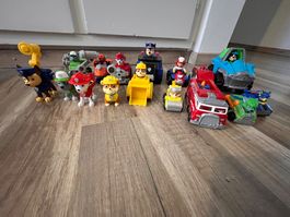 Diverse Paw Patrol Fahrzeuge und Figuren