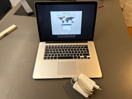Apple MacBook Pro 15 Zoll, in gutem Zustand, mit Ladekabel