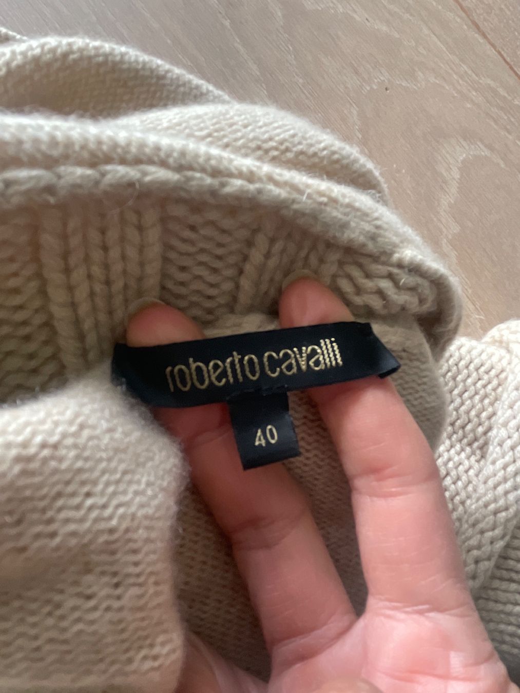 Roberto Cavalli Maglioni & Felpe: Cooler Roberto Cavalli Kaschmir Pulli Gr. S – Nuovo (secondo la descrizione) da Erlenbach ZH venduto da Pocahoney 7