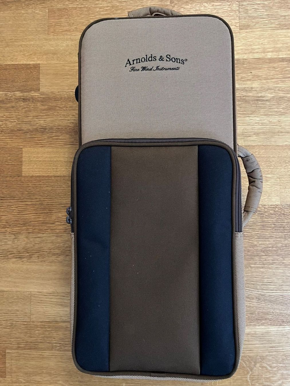 Valigie: Altsaxophon Koffer/ Rucksack "Arnold & Sons" – Nuovo (secondo la descrizione) da Bülach venduto da allafaccia