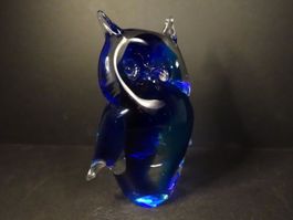 Eule aus blauem Kristallglas, mundgeblasen