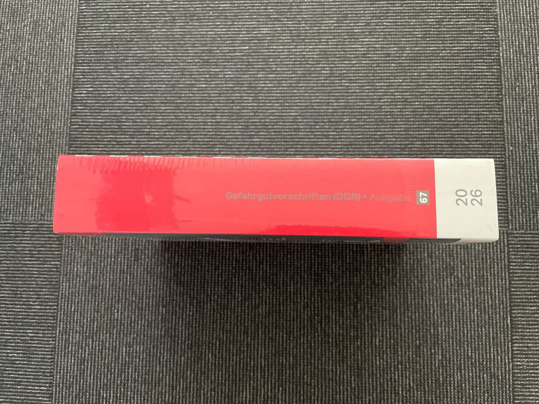 Libri: IATA Gefahrgutvorschriften – Nuovo e nell'imballaggio originale da Zürich venduto da plumita 2