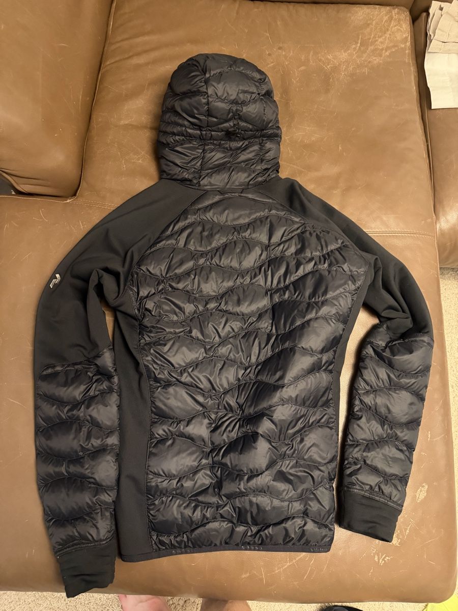 Peak Performance Jacken: Peak Performance Helium down hybrid hood, taille M – Neu (gemäss Beschreibung) aus Bulle von min_zd9f